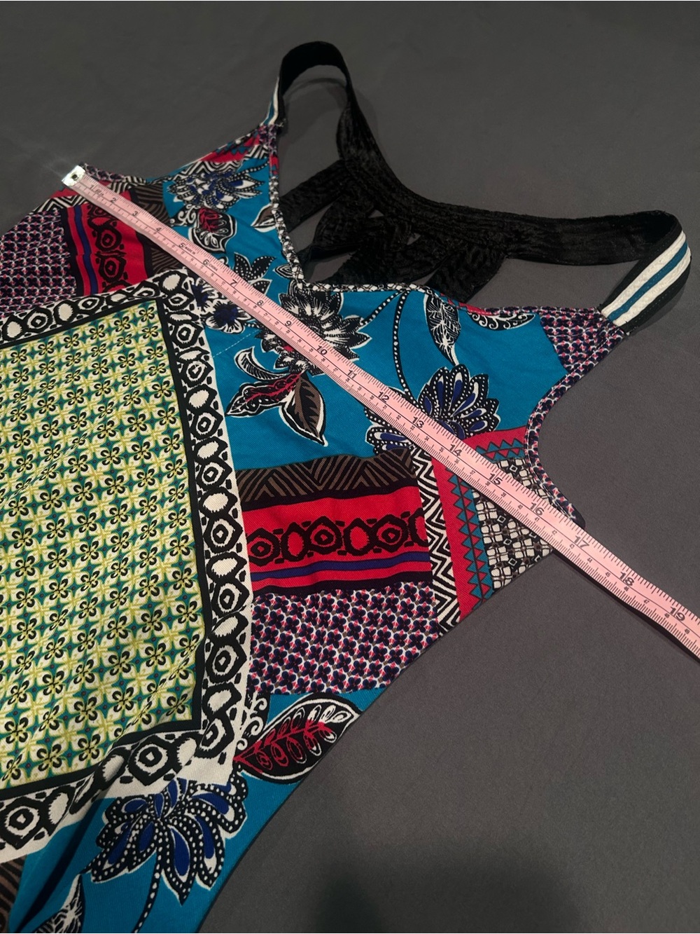 Candie's Patchwork Floral Geometric Patterned Handkerchief Hem Tank Top - Picture 5 of 6